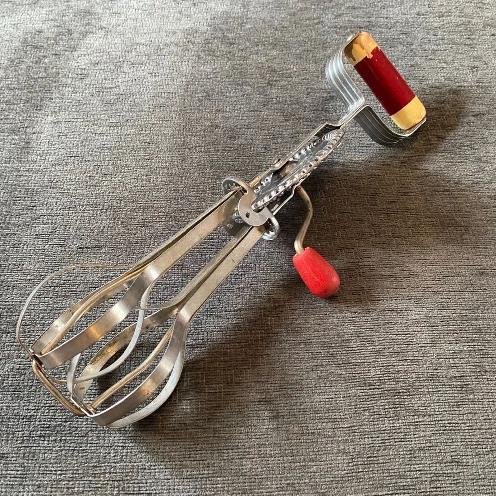 Vintage A&J EKCO Speed Hand Crank Egg Beater Whisk Kitchen Tool Red Wood Handles